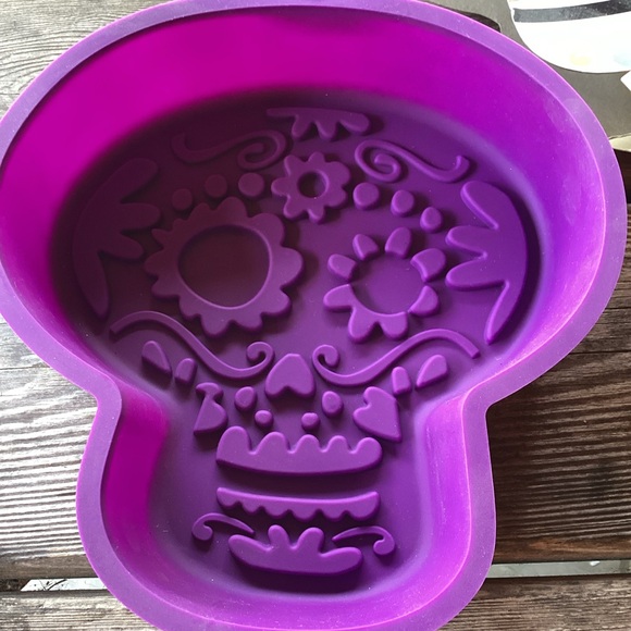 Celebrate It Halloween Baking Pan and Silicone Mold - Picture 5 of 6
